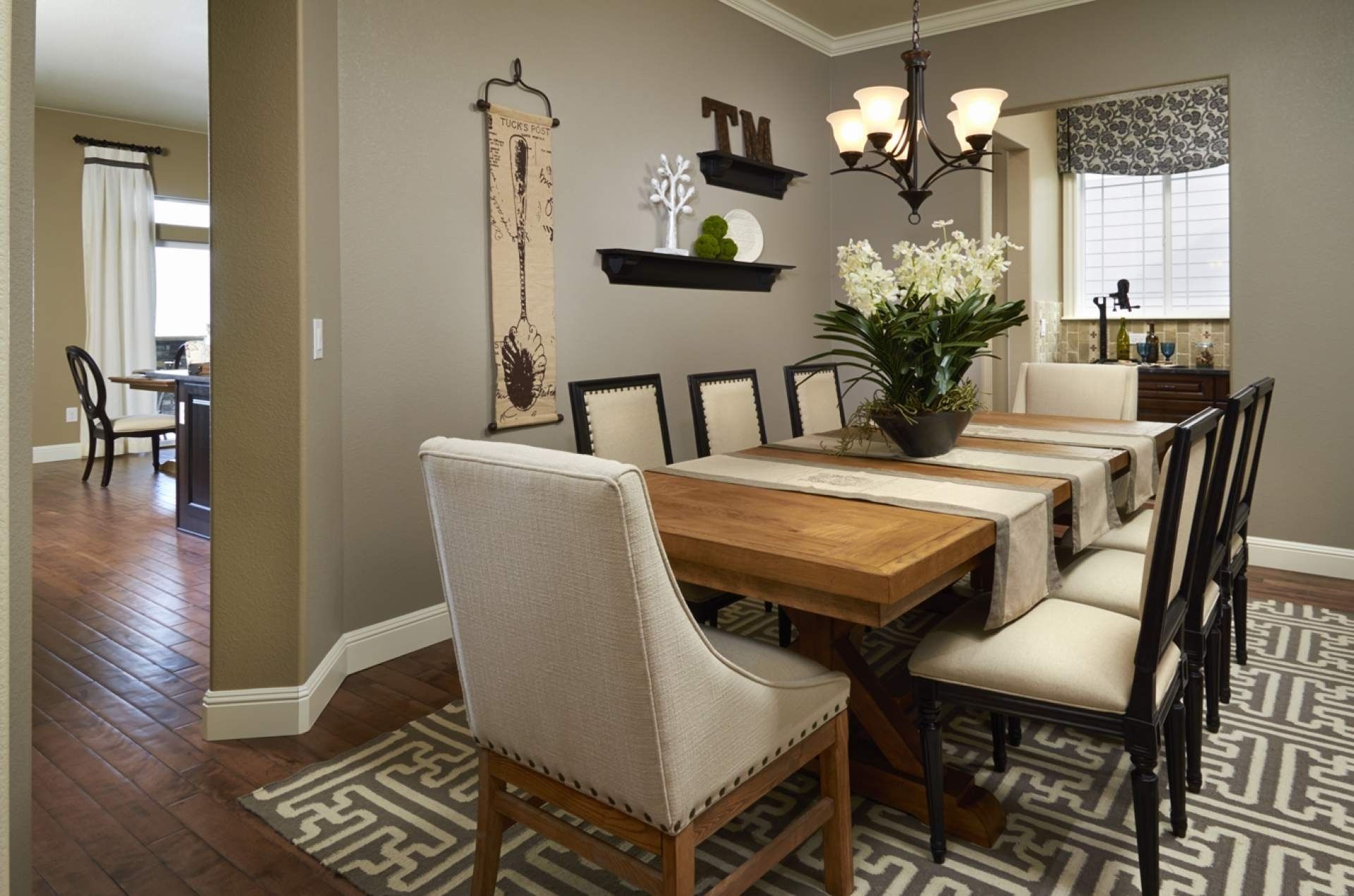 Ideas To Decorate Dining Room Wall