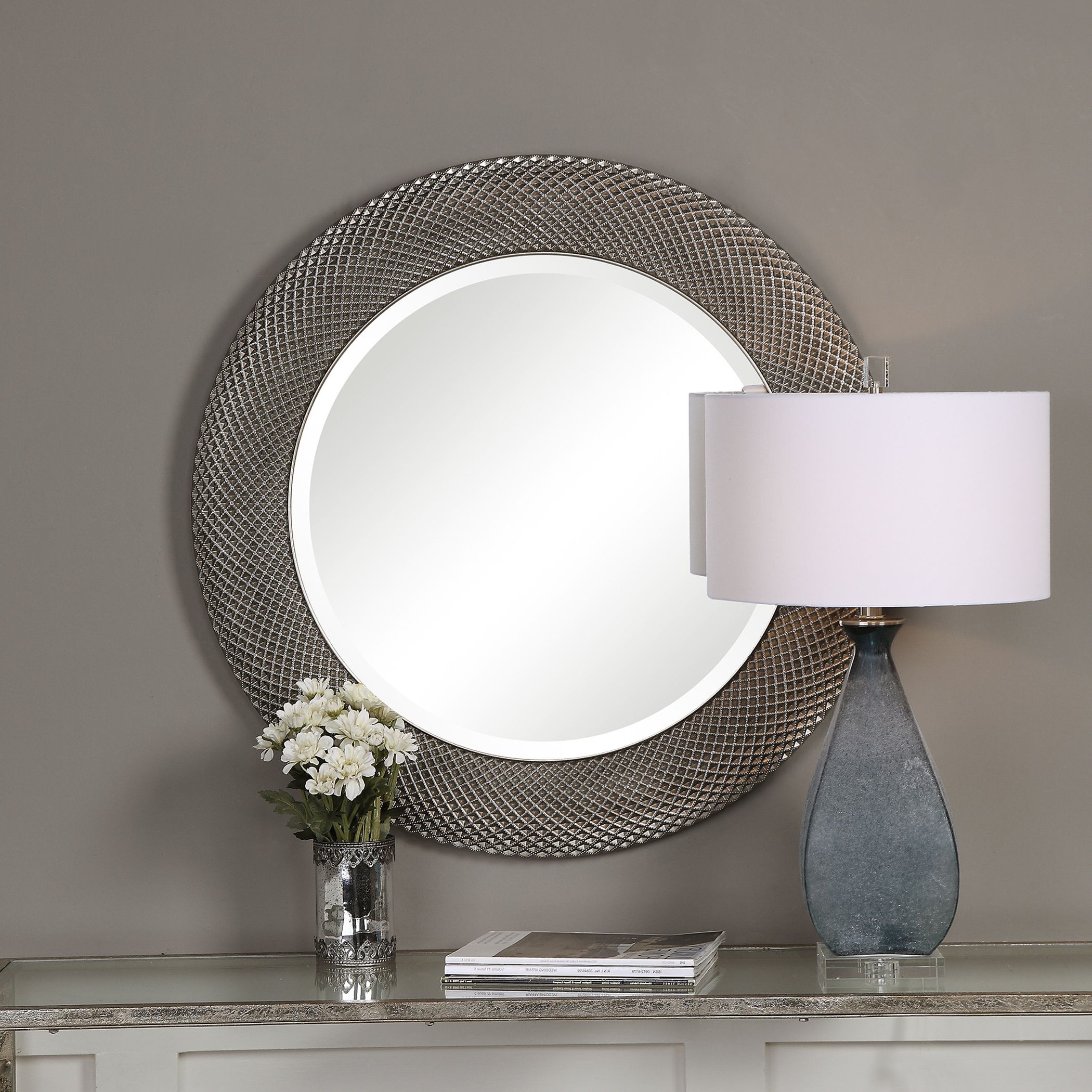 round accent mirror        
        <figure class=