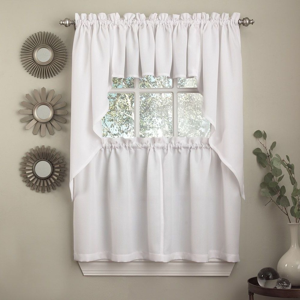 20 Best Collection of Country Style Curtain Parts with White Daisy Lace ...